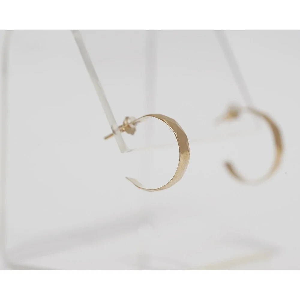 Vintage 14k Solid Yellow Gold Hoop Textured Diamond Triangle Pattern Earrings - Picture 5 of 7